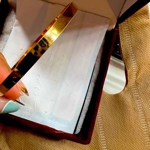 Beautiful 21k gold bracelet. 8.9 grams